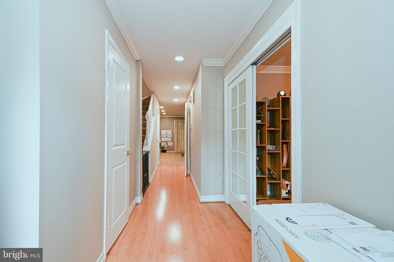 7377 Montcalm Dr - Photo 4 of 36
