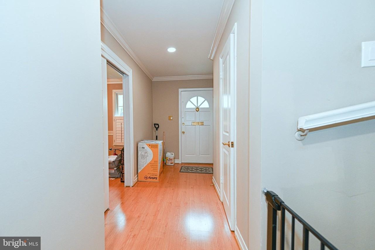 7377 Montcalm Dr - Photo 5 of 36
