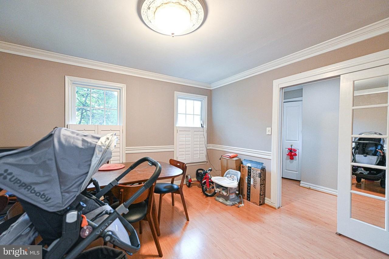 7377 Montcalm Dr - Photo 7 of 36