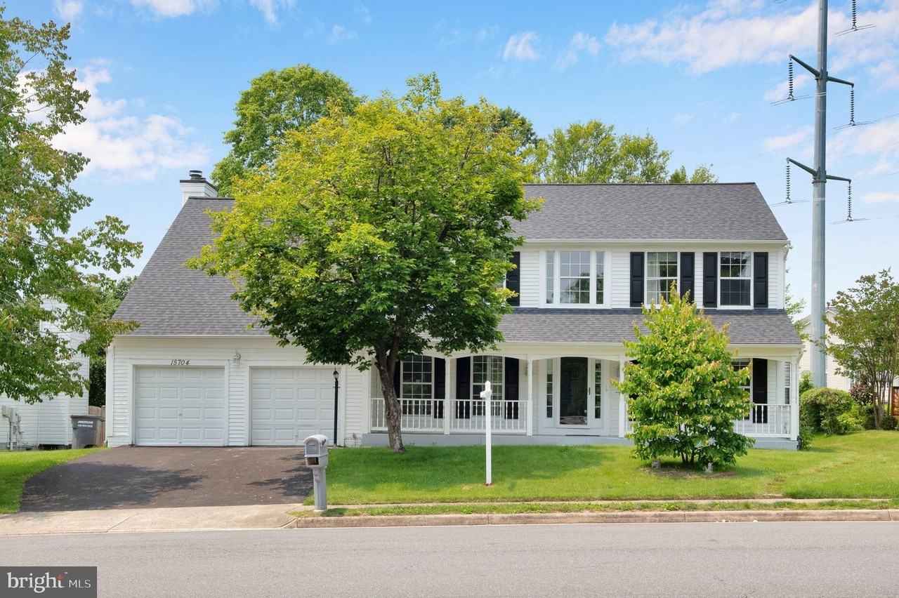 15704 Beau Ridge Dr - Photo 2 of 48