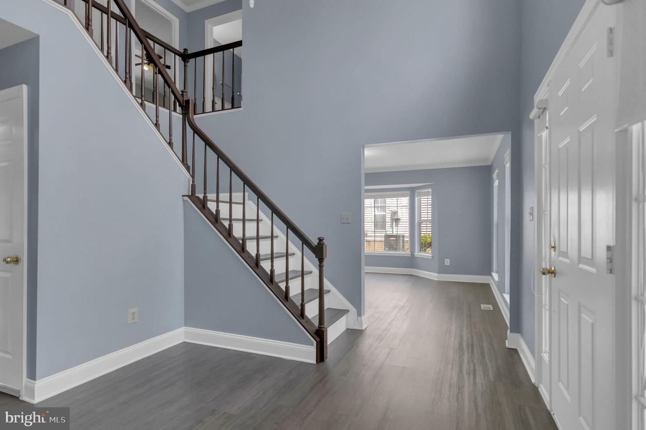 15704 Beau Ridge Dr - Photo 5 of 48