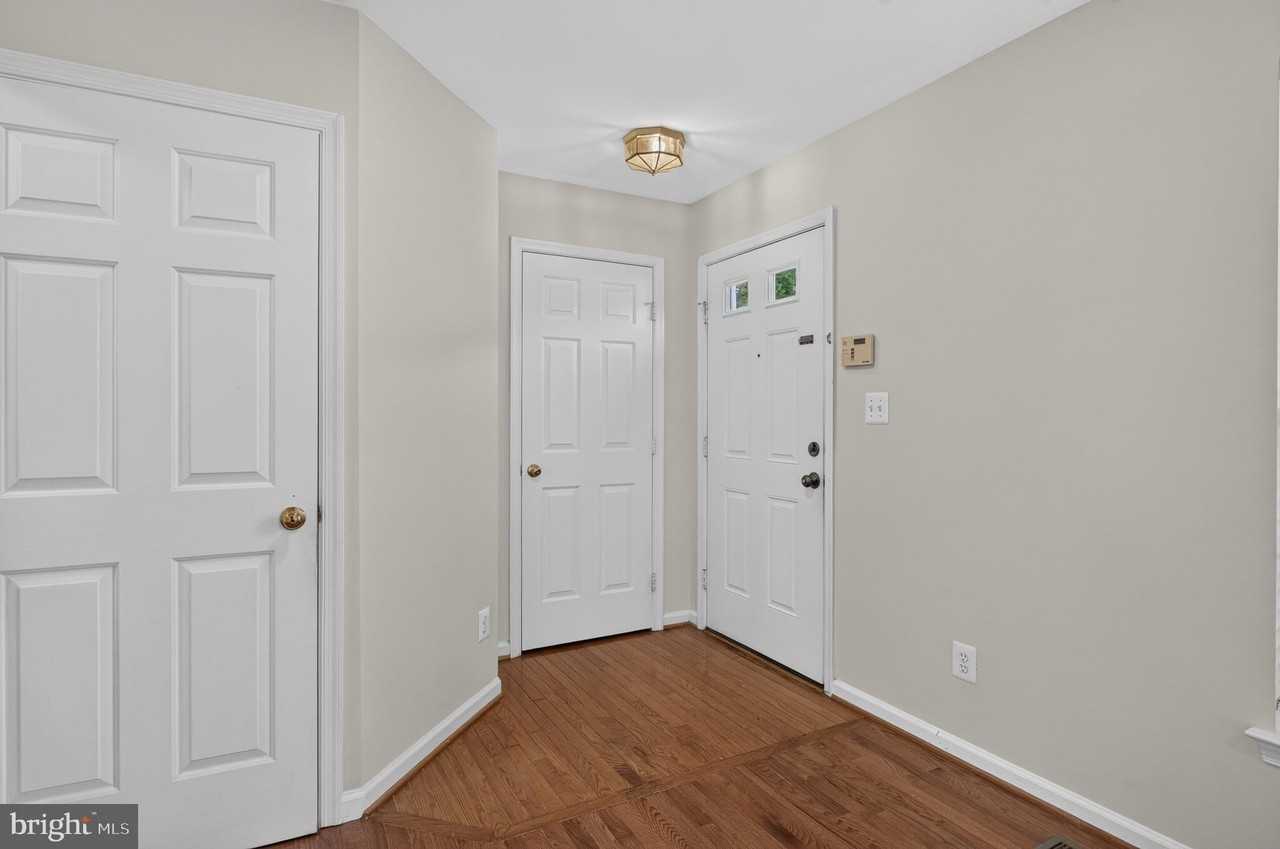 15044 Gaffney Cir - Photo 3 of 49
