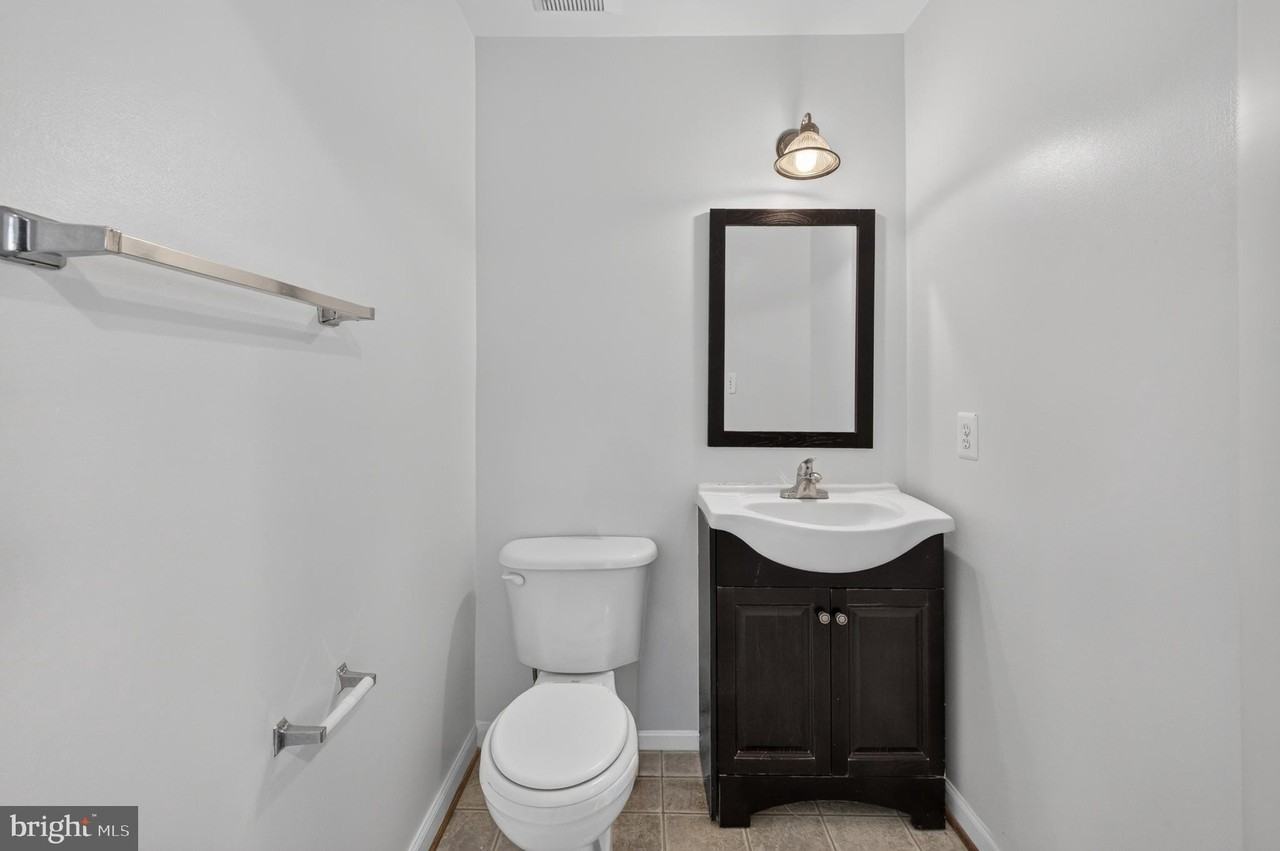 15044 Gaffney Cir - Photo 4 of 49
