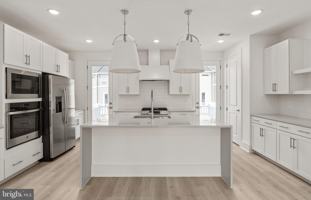 featured image of Forkleaf Oak Dr