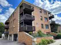 Leslie Manor Apartments - Photo 1 of 1