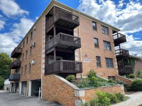 Leslie Manor Apartments - Photo 1 of 1