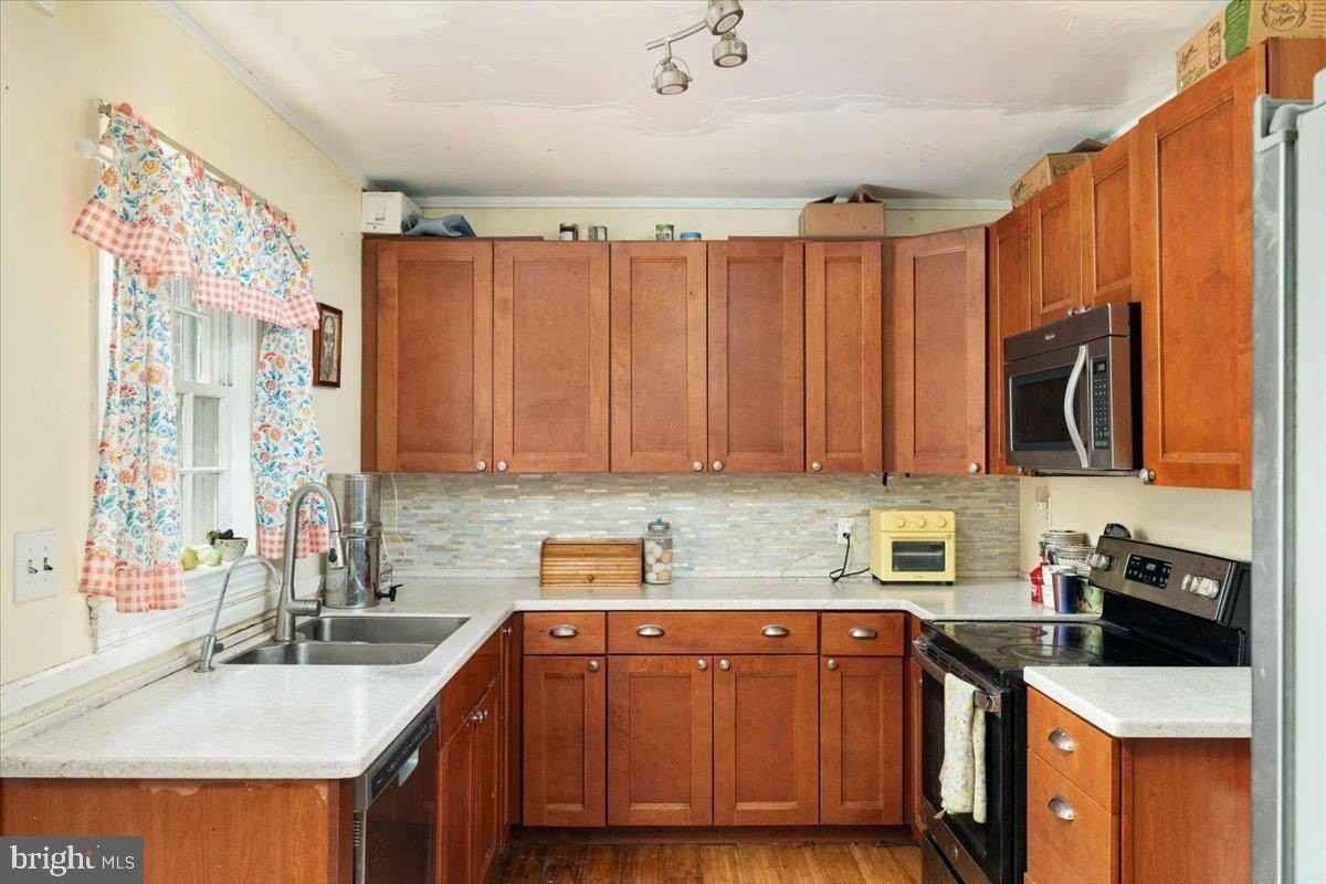 9028 Stonewall Jackson Hwy - Photo 4 of 27