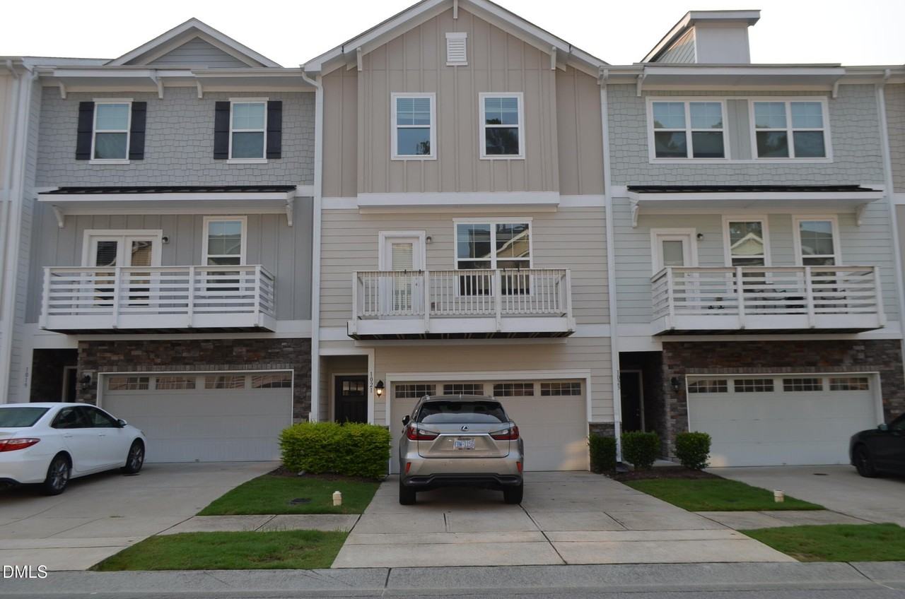 1021 Diamond Dove Ln