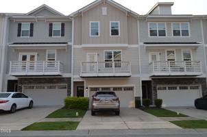 featured image of 1021 Diamond Dove Ln