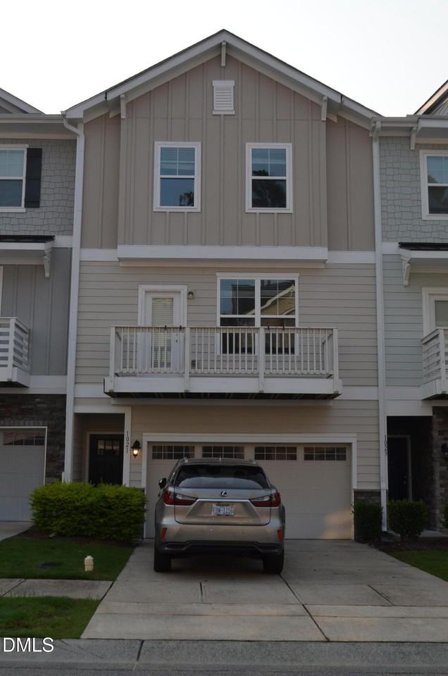 1021 Diamond Dove Ln - Photo 2 of 50