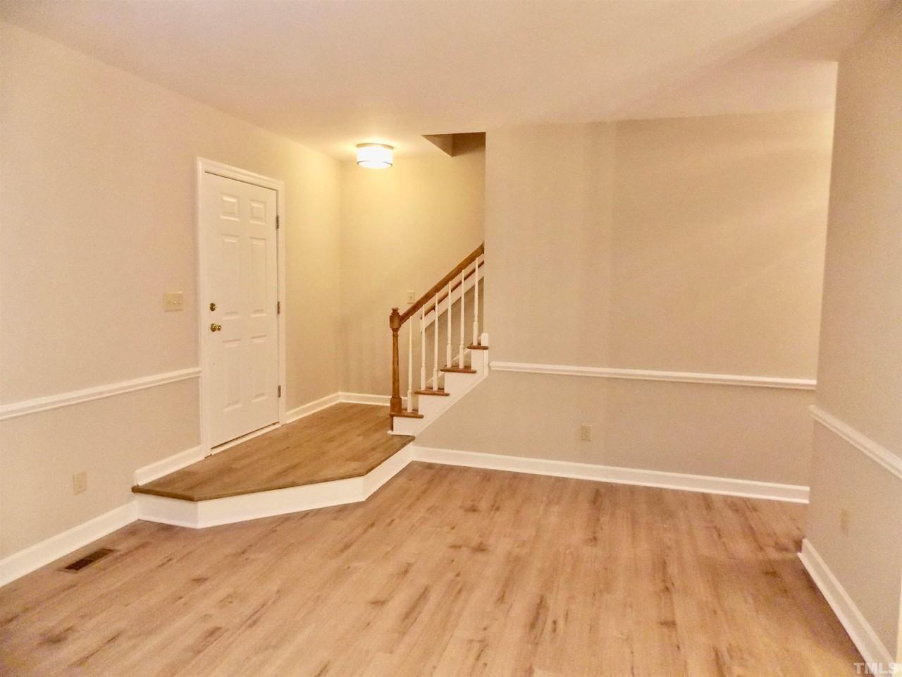 54 Preakness Dr - Photo 3 of 40