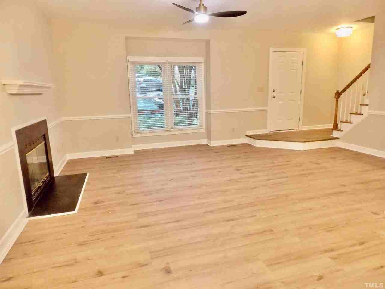 54 Preakness Dr - Photo 4 of 40
