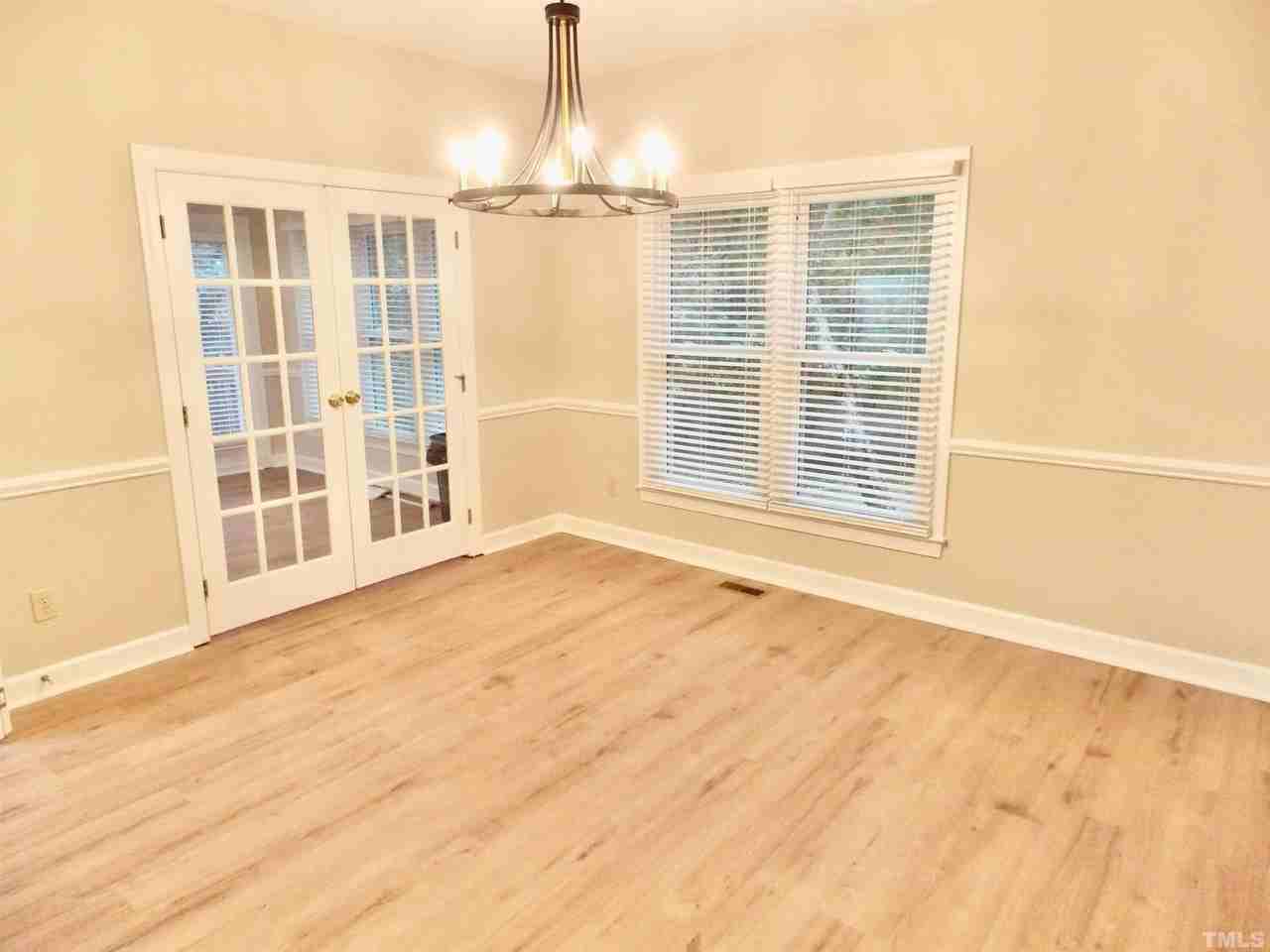54 Preakness Dr - Photo 5 of 40