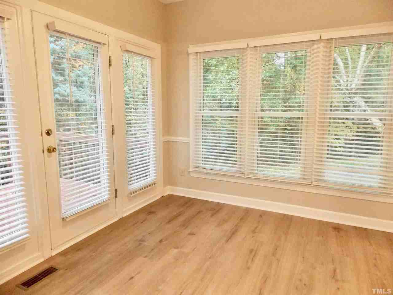 54 Preakness Dr - Photo 7 of 40