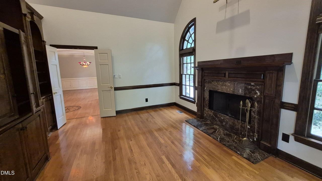 4413 Turnberry Cir - Photo 6 of 32