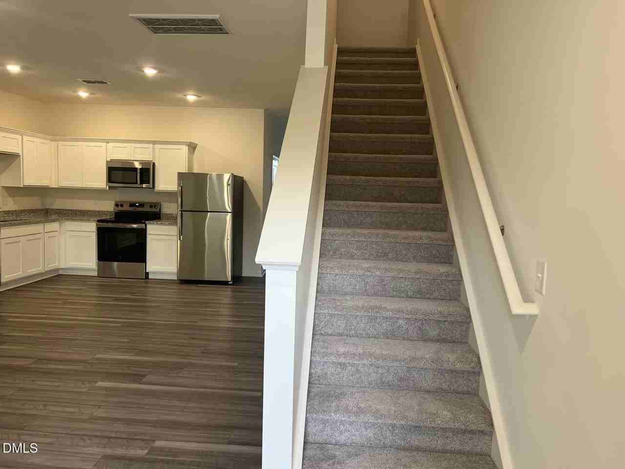 2213 Glen Crossing Dr - Photo 3 of 36
