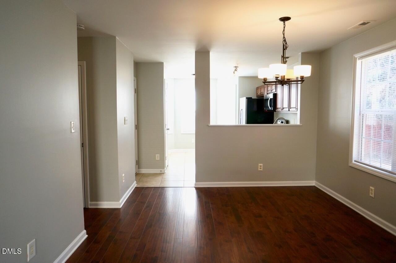 2803 Warren St - Photo 5 of 16