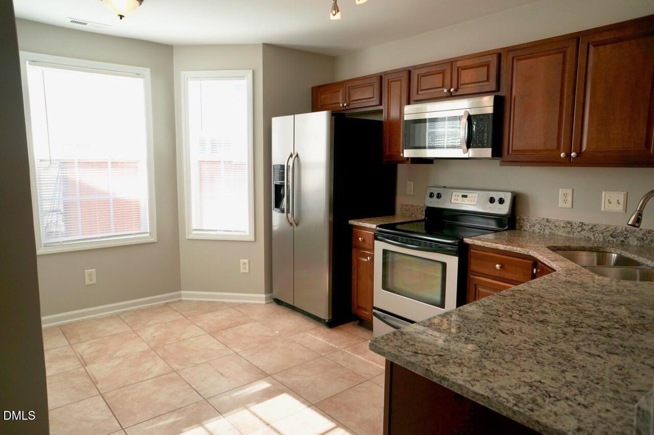 2803 Warren St - Photo 7 of 16