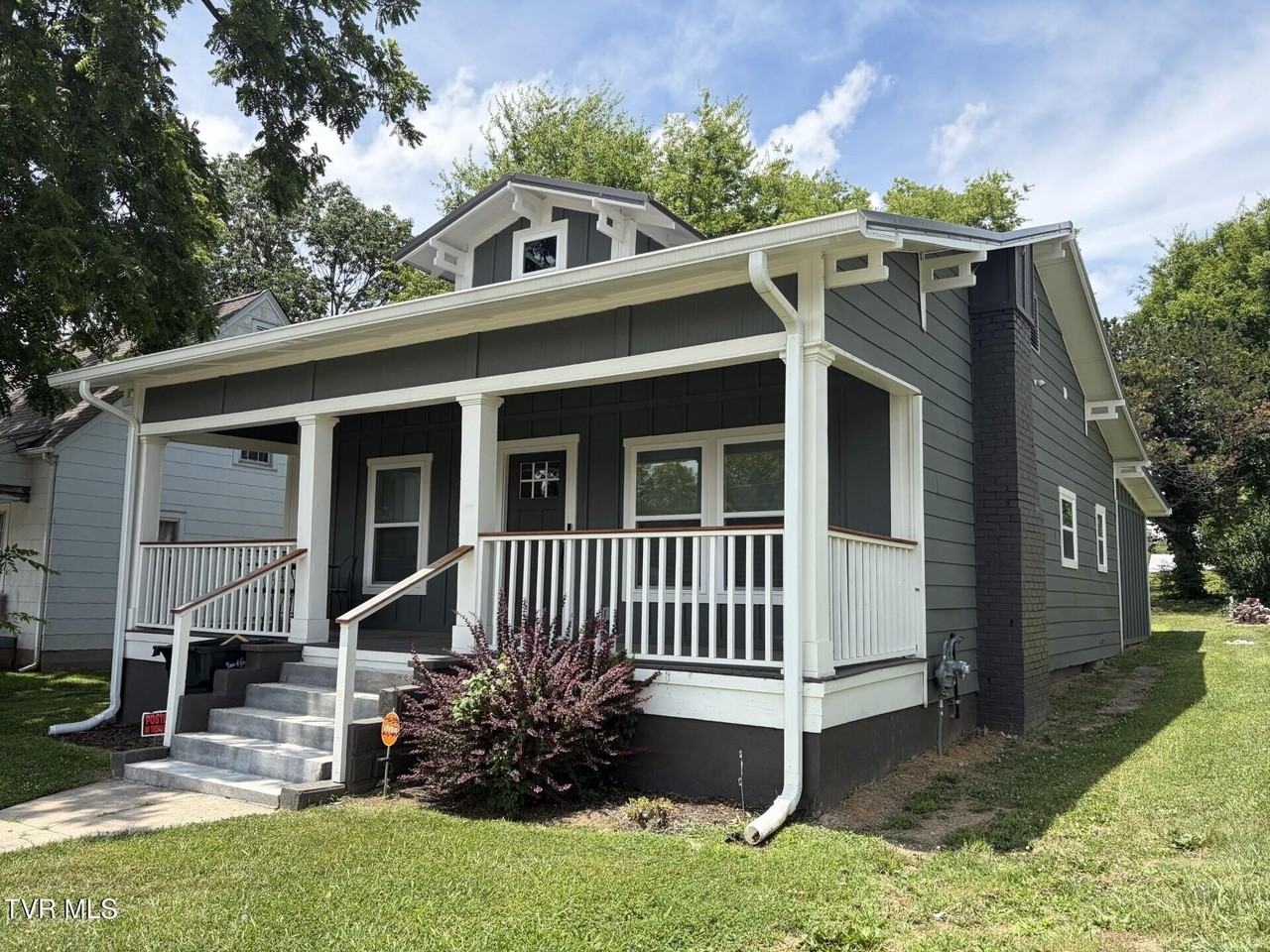 710 Carson St