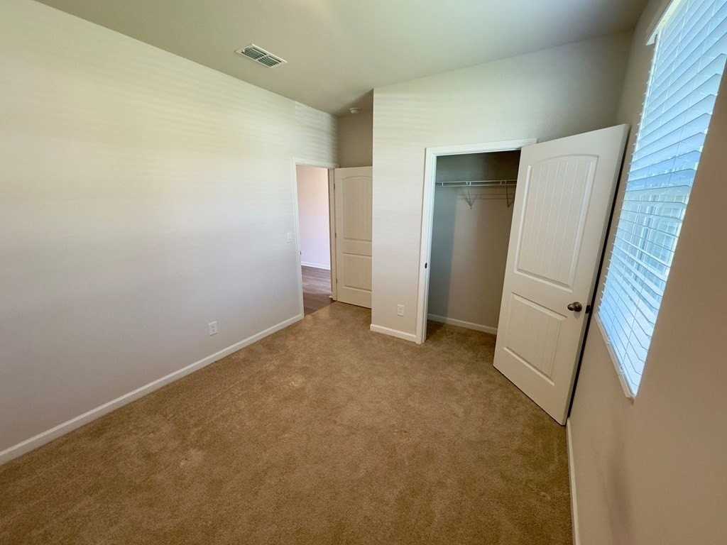 336 Oliver Way - Photo 7 of 25