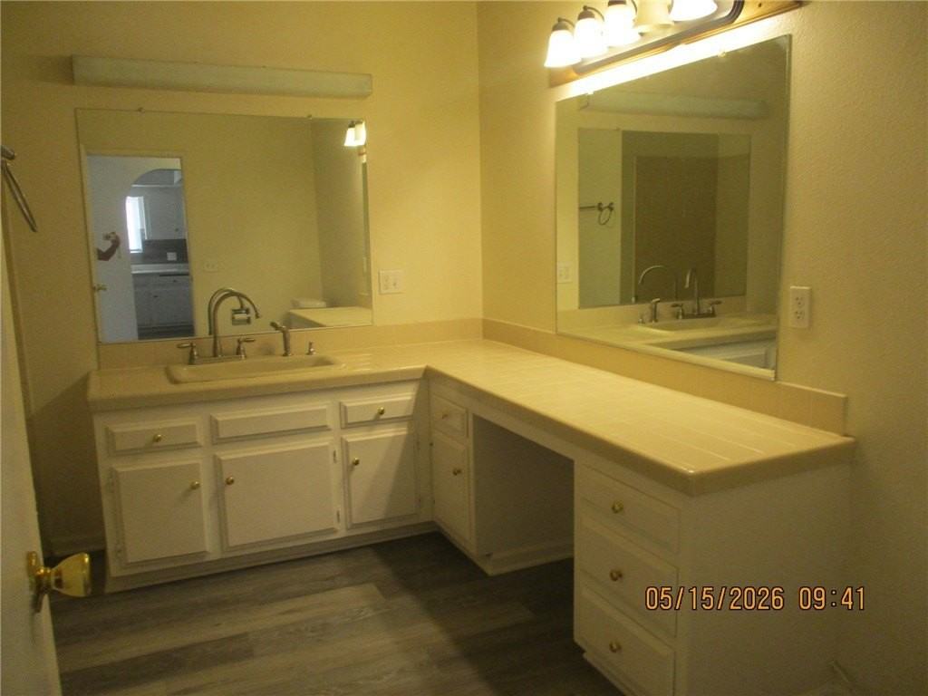 5657 S Pasadena Rd - Photo 5 of 17