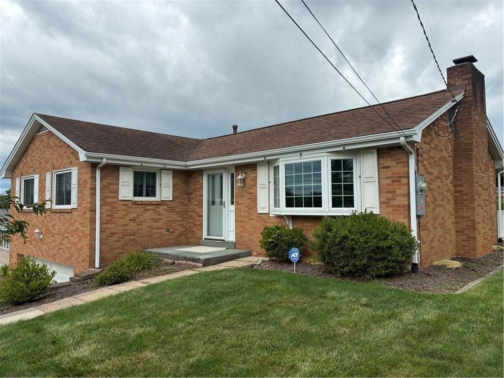 640 Longvue Dr - Photo 2 of 40