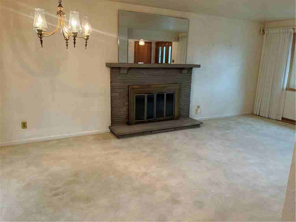 640 Longvue Dr - Photo 7 of 40