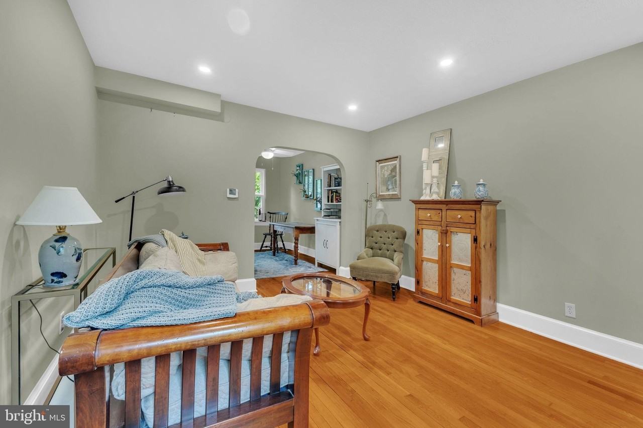 525 E Alexandria Ave - Photo 4 of 40