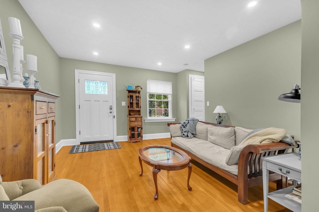 525 E Alexandria Ave - Photo 5 of 40