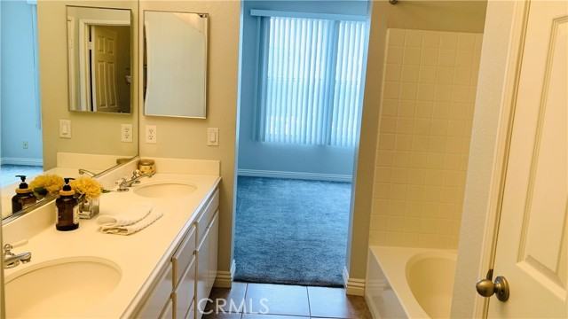 1044 S Rossano Way - Photo 7 of 18