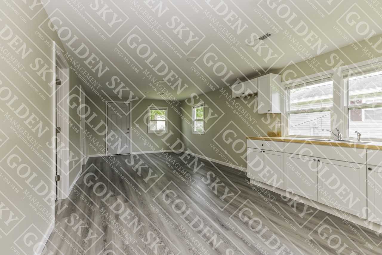 2501 N Buckles St #1 - Photo 3 of 10