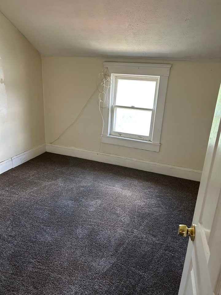 9505 Sladden Ave - Photo 7 of 25