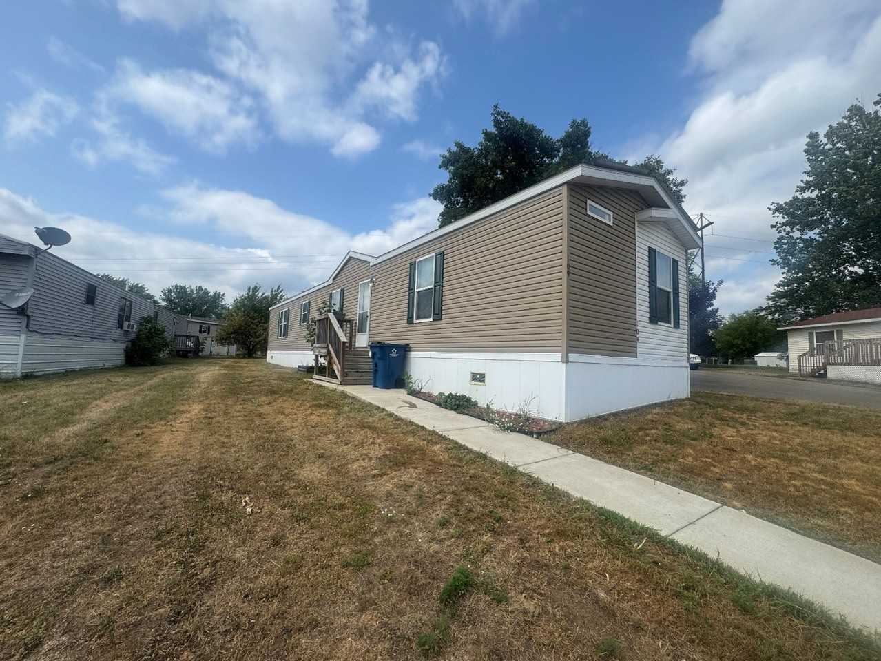 109 Claremont St #109CMT - Photo 2 of 19