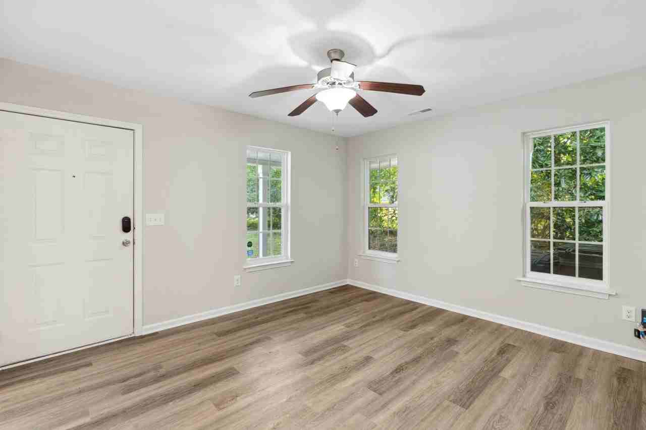 338 E Spring St #1 - Photo 4 of 27