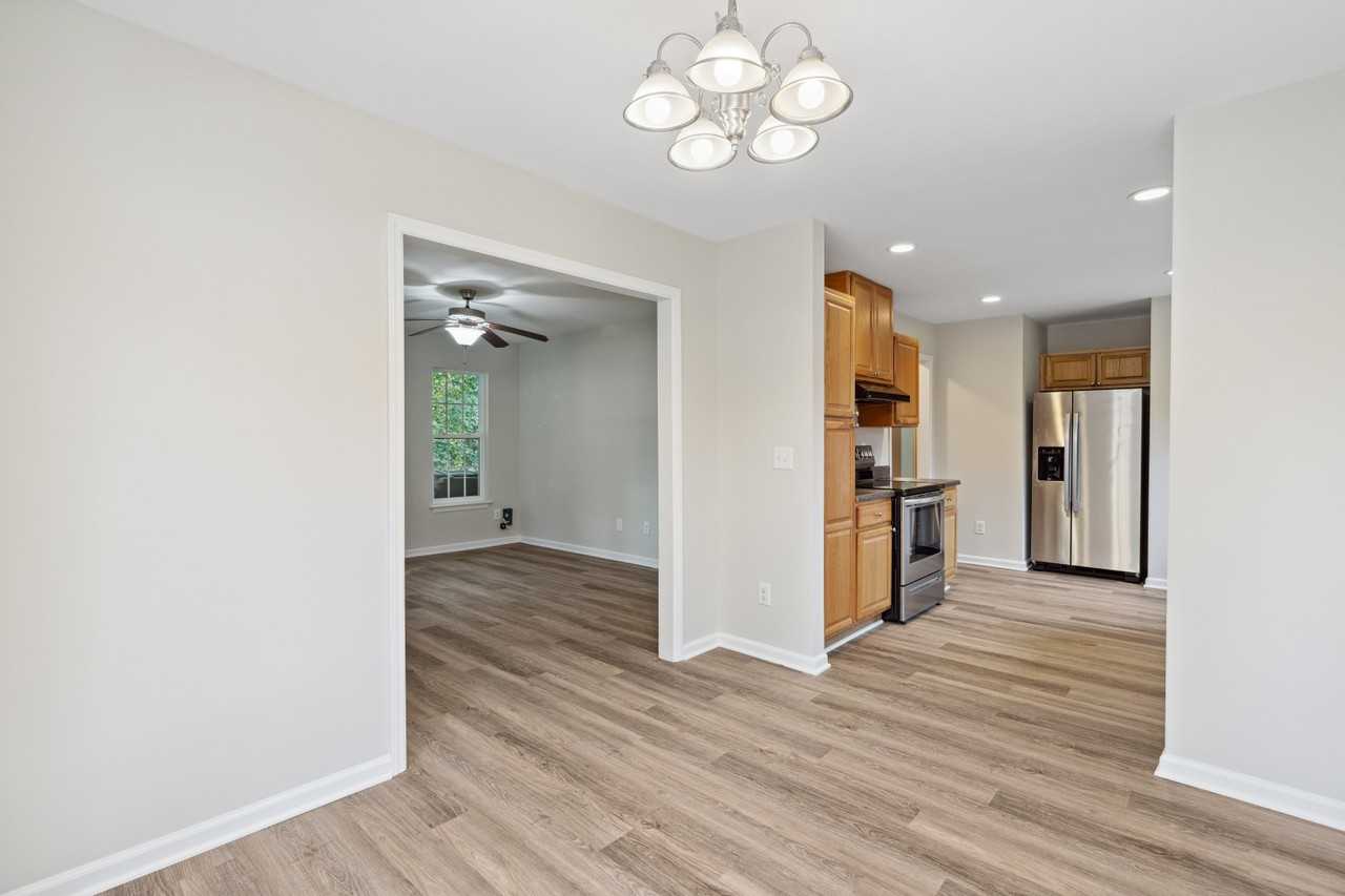 338 E Spring St #1 - Photo 7 of 27