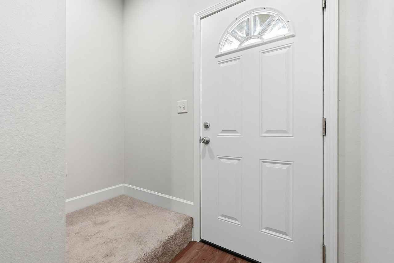 503 Arbor Lake Dr - Photo 4 of 47