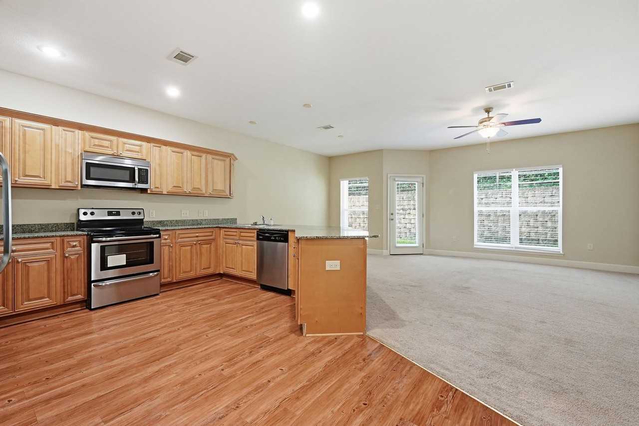 503 Arbor Lake Dr - Photo 5 of 47