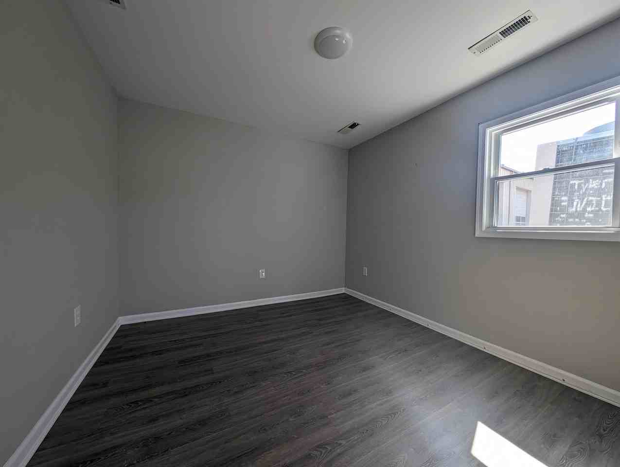 610 S Market St - Photo 5 of 12