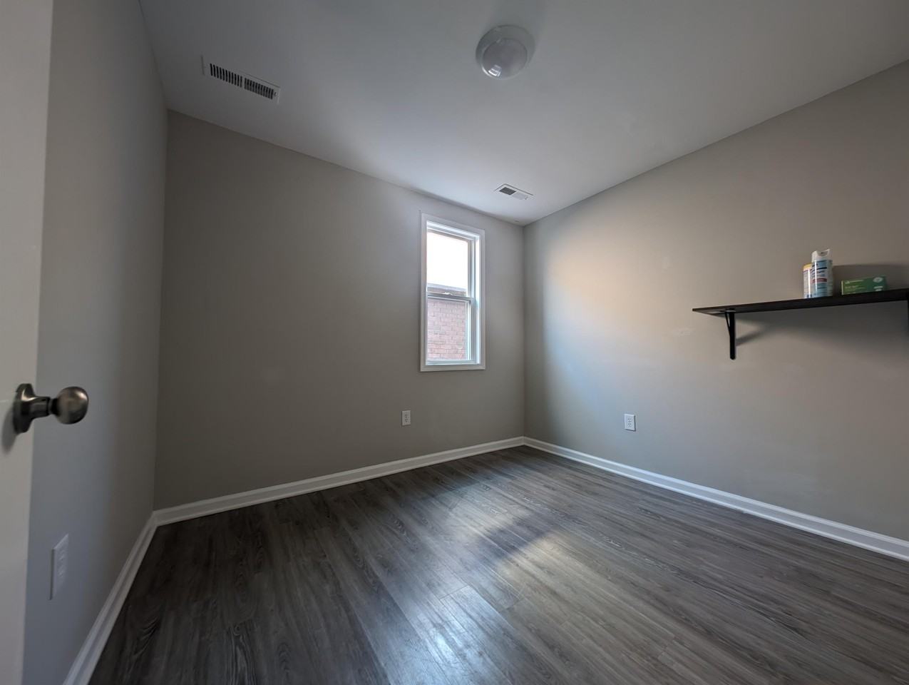 610 S Market St - Photo 7 of 12