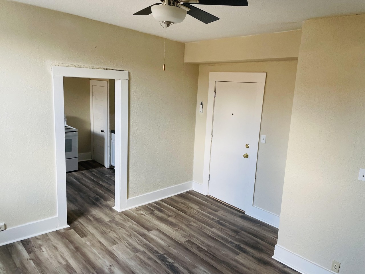 111 1/2 N Main St Apt 2b #2B - Photo 2 of 10