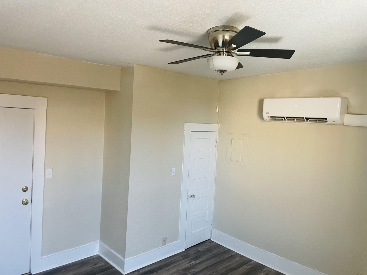 111 1/2 N Main St Apt 2b #2B - Photo 3 of 10