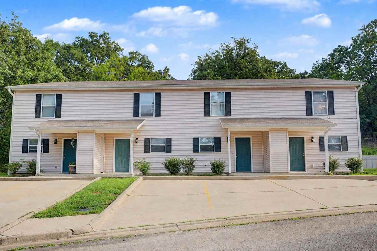1366 E Sequoyah Ct