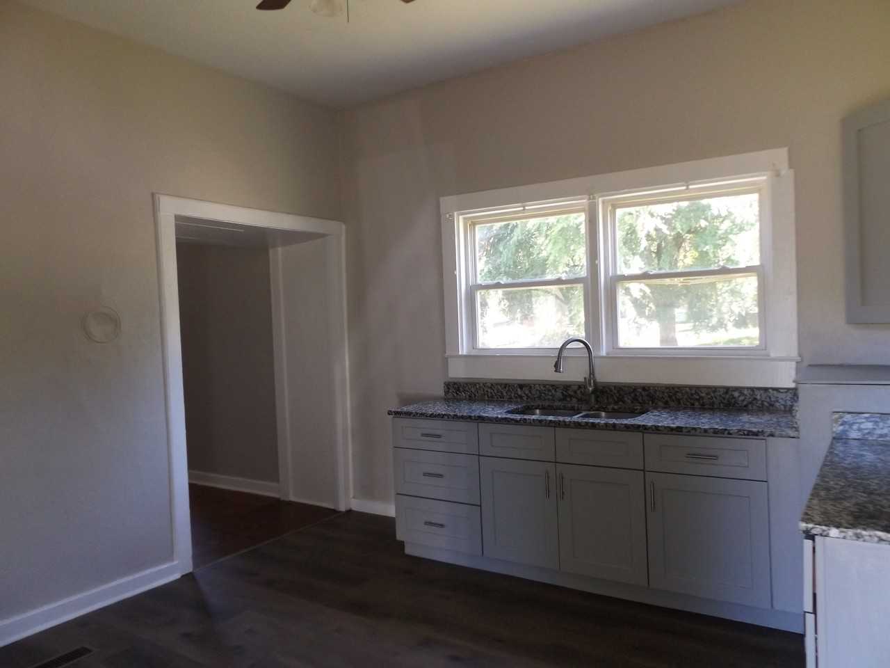 116 Aikman Ave #1 - Photo 4 of 10