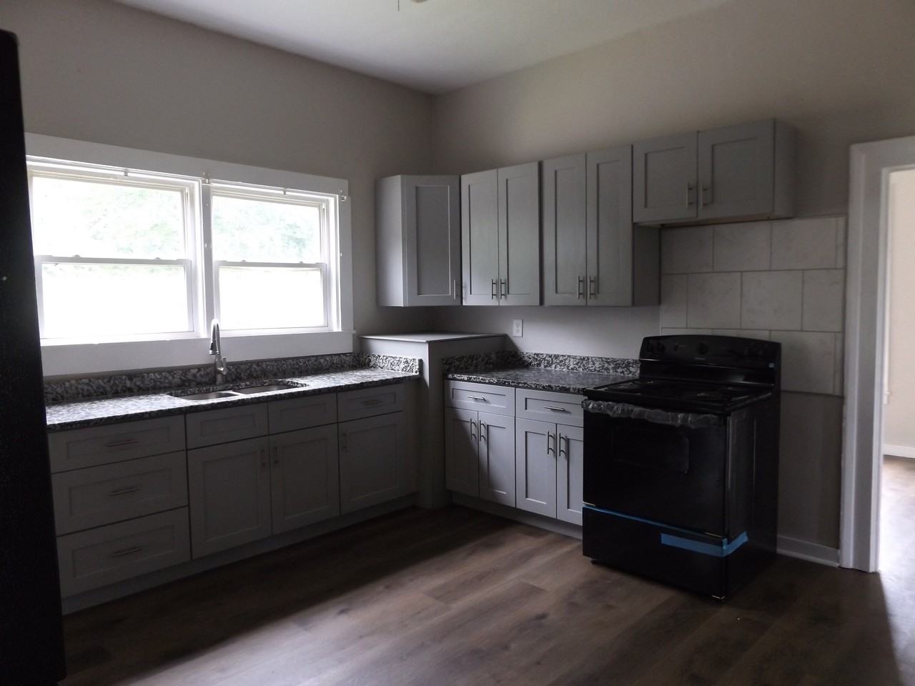 116 Aikman Ave #1 - Photo 6 of 10