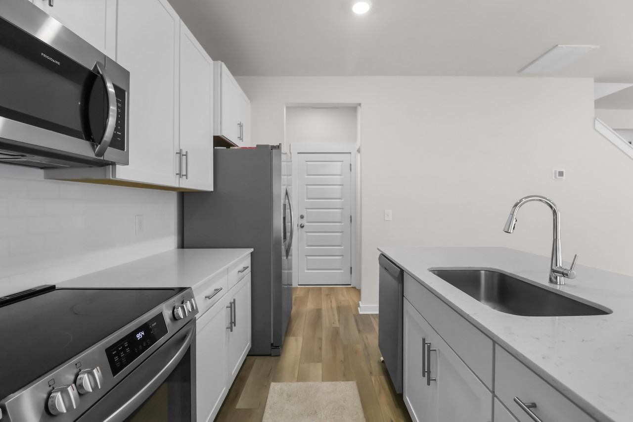 1055 Ross Farms Blvd #1 - Photo 7 of 36