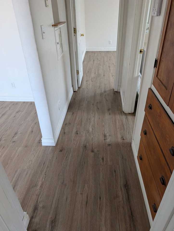 317 E Maple St - Photo 2 of 5