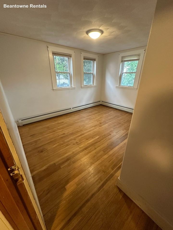 Trull St #1B - Photo 2 of 6