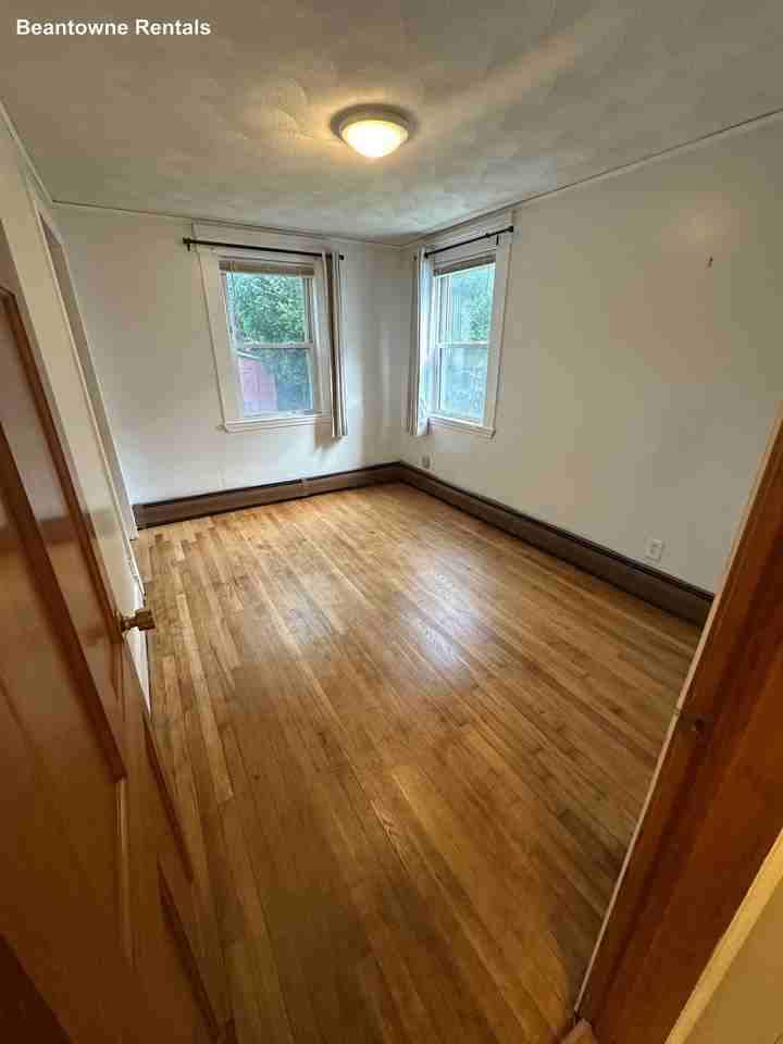Trull St #1B - Photo 3 of 6