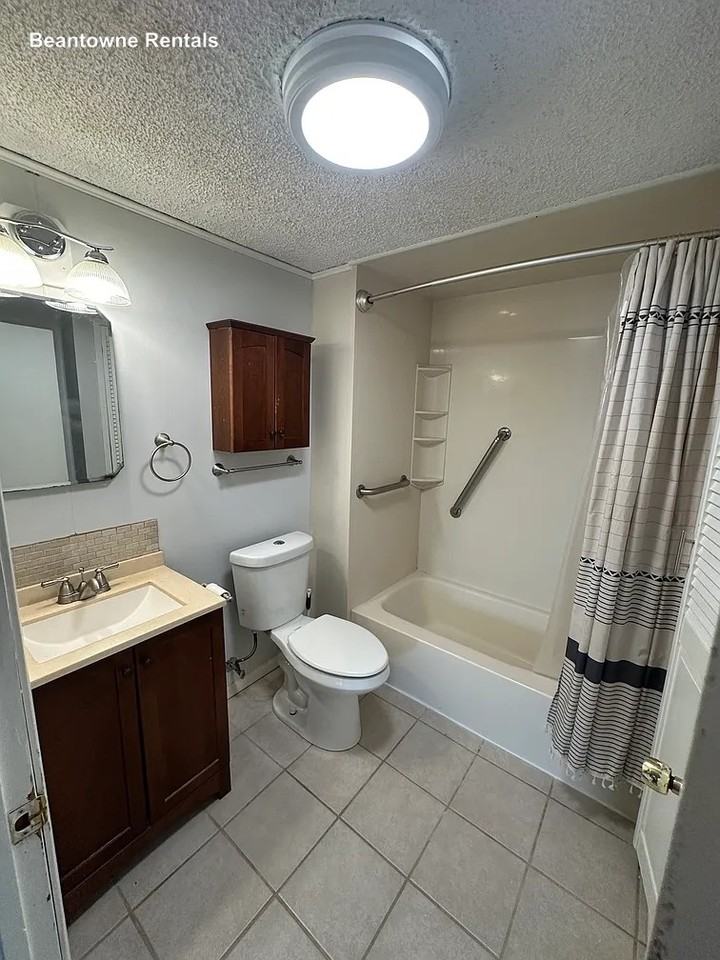 Trull St #1B - Photo 5 of 6