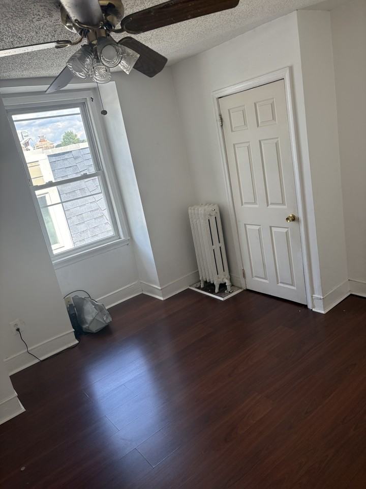 503 E Washington Ln #3 - Photo 5 of 6